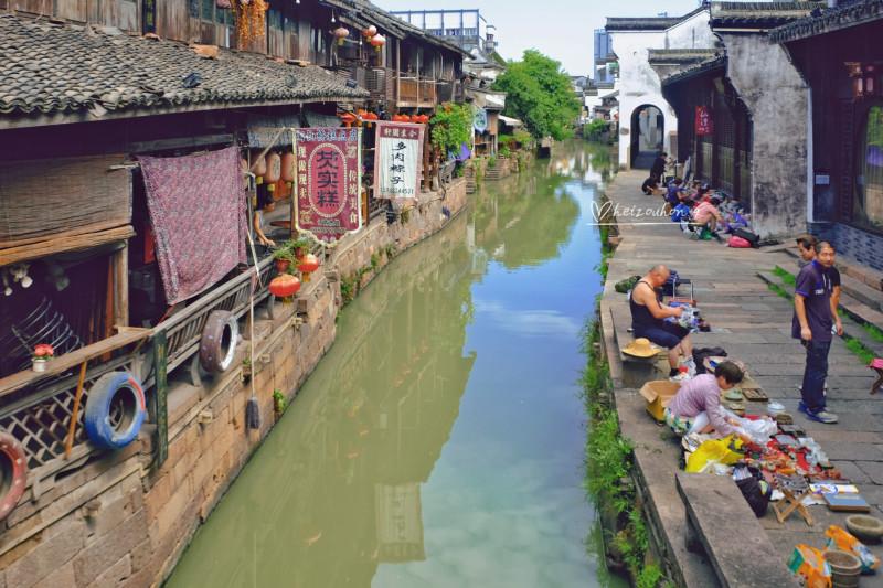 小红的前面是小刚也可以说小刚的后面是小红这道题对吗？游戏画面